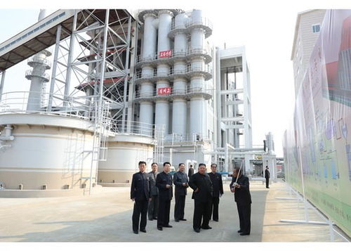 金正恩出席磷肥廠竣工儀式，面帶微笑凸顯民生關懷